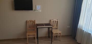 Фото номера Двухместный номер с 2 отдельными кроватями и балконом Отель Hotel Zugdidi Time г. Зугдиди 2